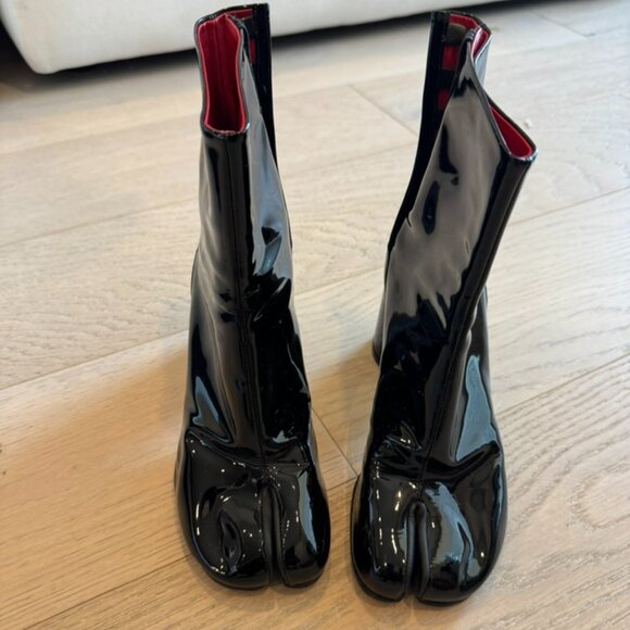 MAISON MARGIELA Black Patent Tabi Boots - Picture 1 of 4